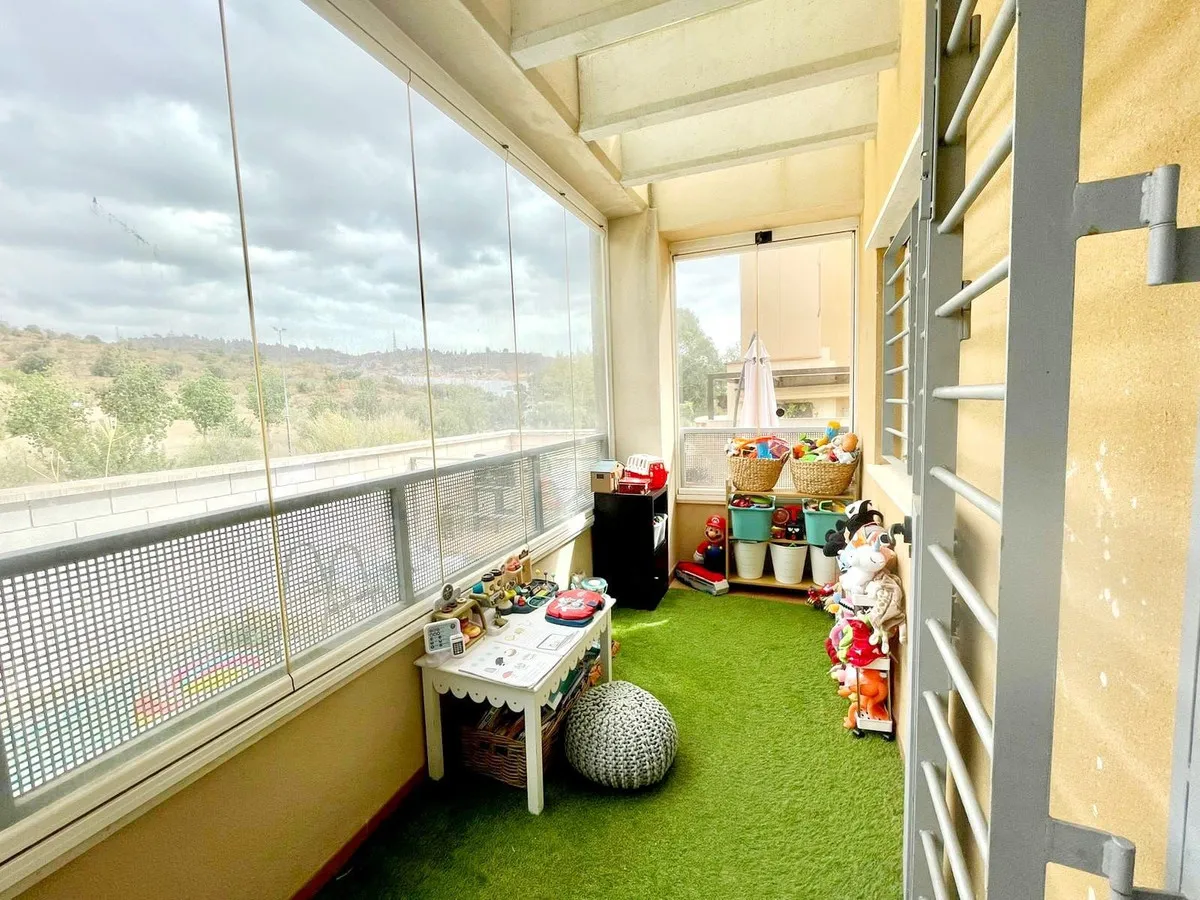 81b154ff-1d7f-47ea-b880-8e4a7069d3c9