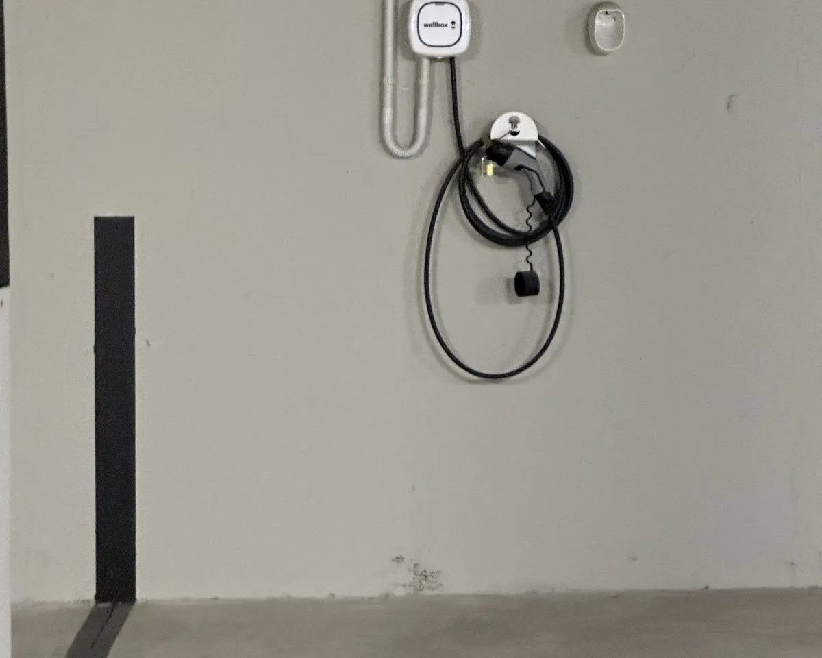 611e1eda-f80e-433b-adf1-de14d7e35ff8