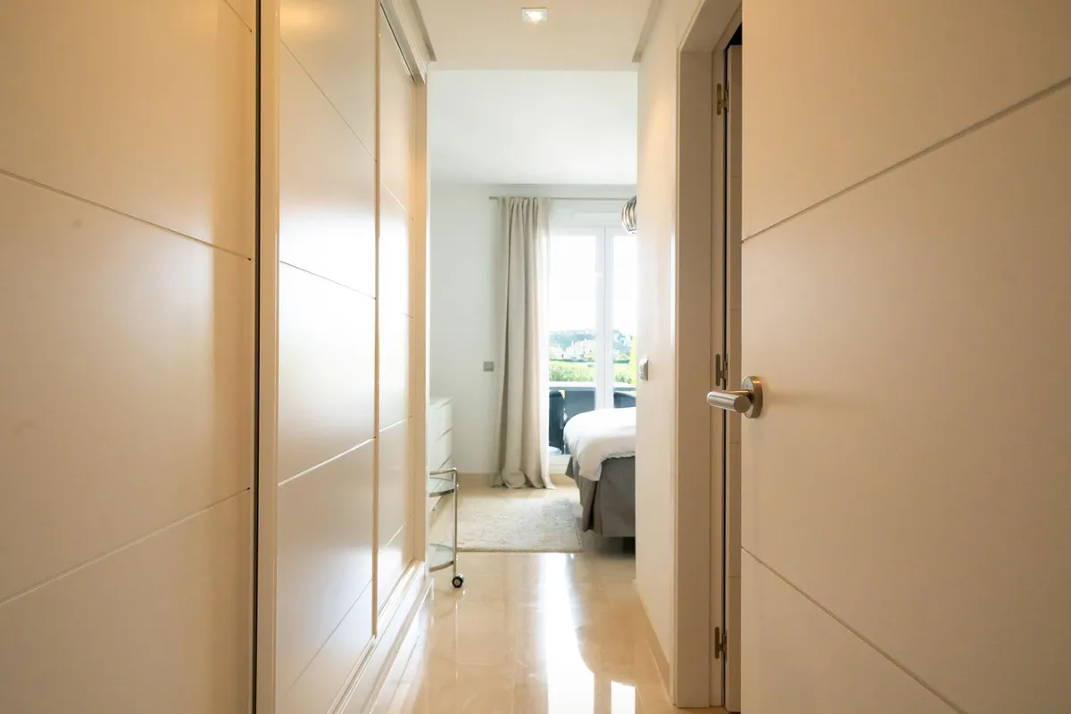 17f84852-7f7a-471c-8348-3b43c6da3cbd