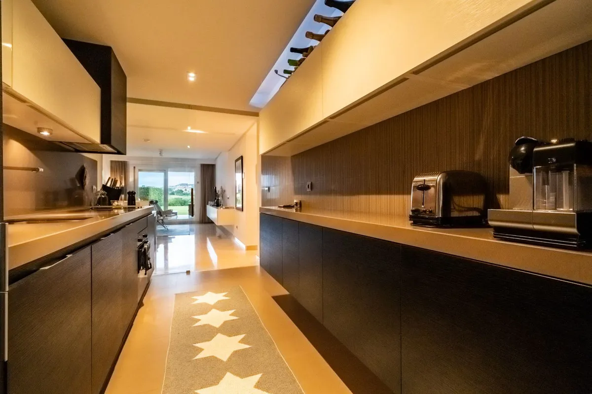 ccdf81e8-9231-47c7-8dff-31d1ce44641e