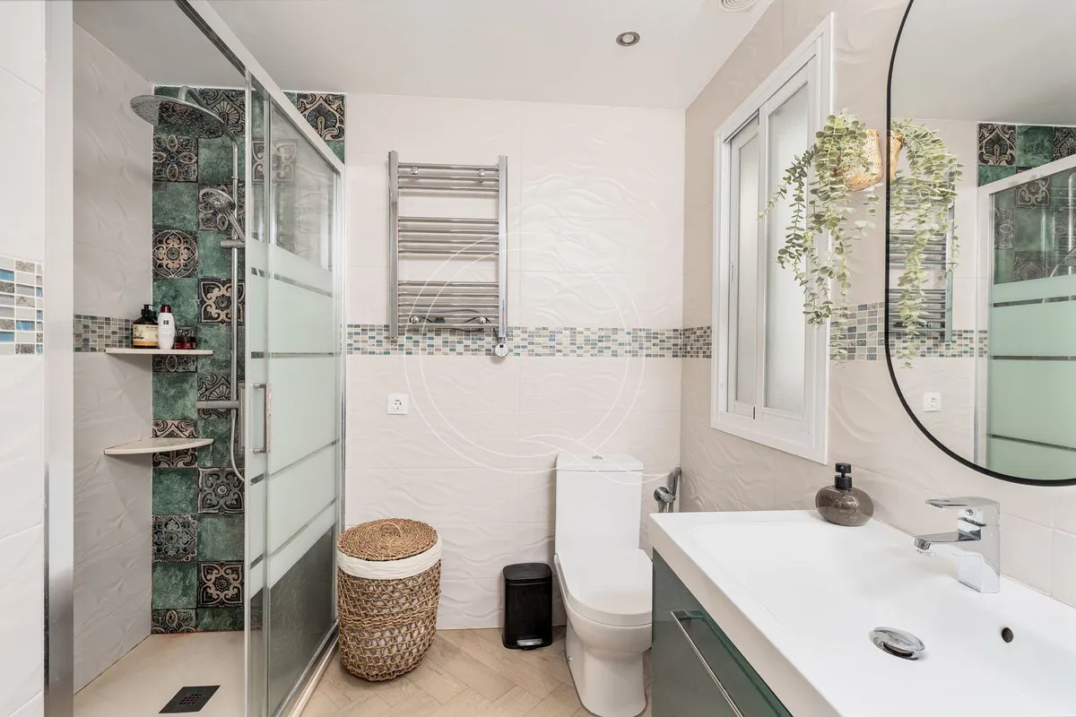 c6b1d571-ad15-4d59-b74c-b3910394790f