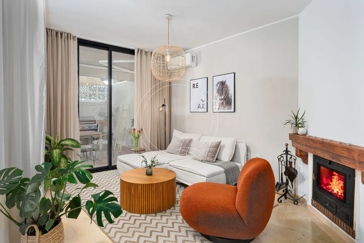 e0037df9-a6dc-4f46-899a-92480de7de8f