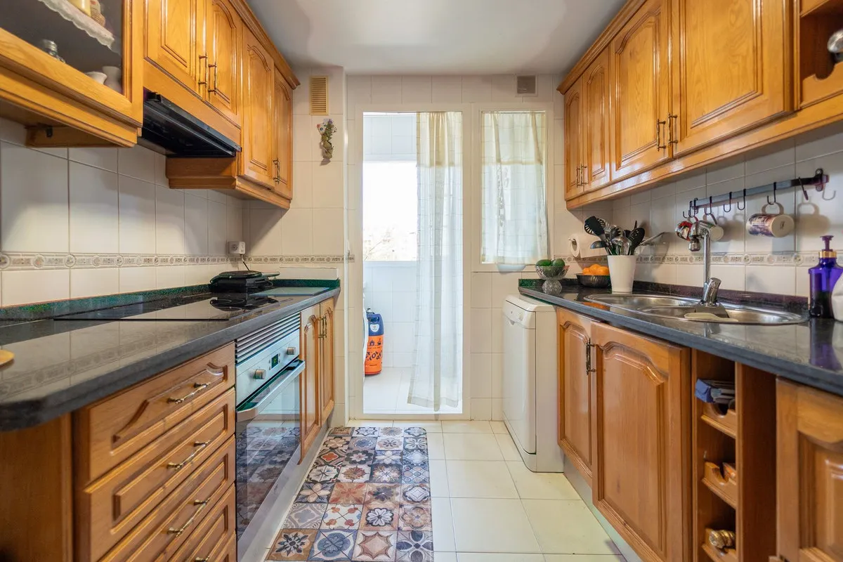 e8e50990-c242-4b8a-8db4-f7133abfb77c