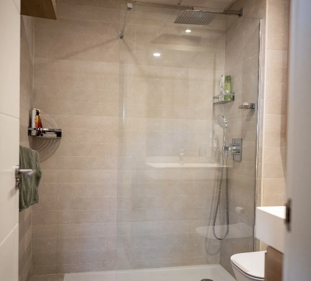 c5c84f49-199d-42d4-a1d9-713ad7b193c6