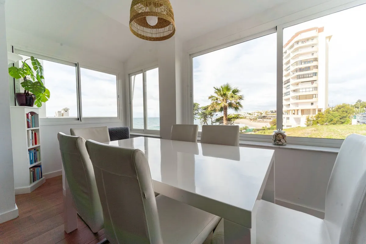 4ef074a2-b7fb-4674-bfa8-5137558e3065