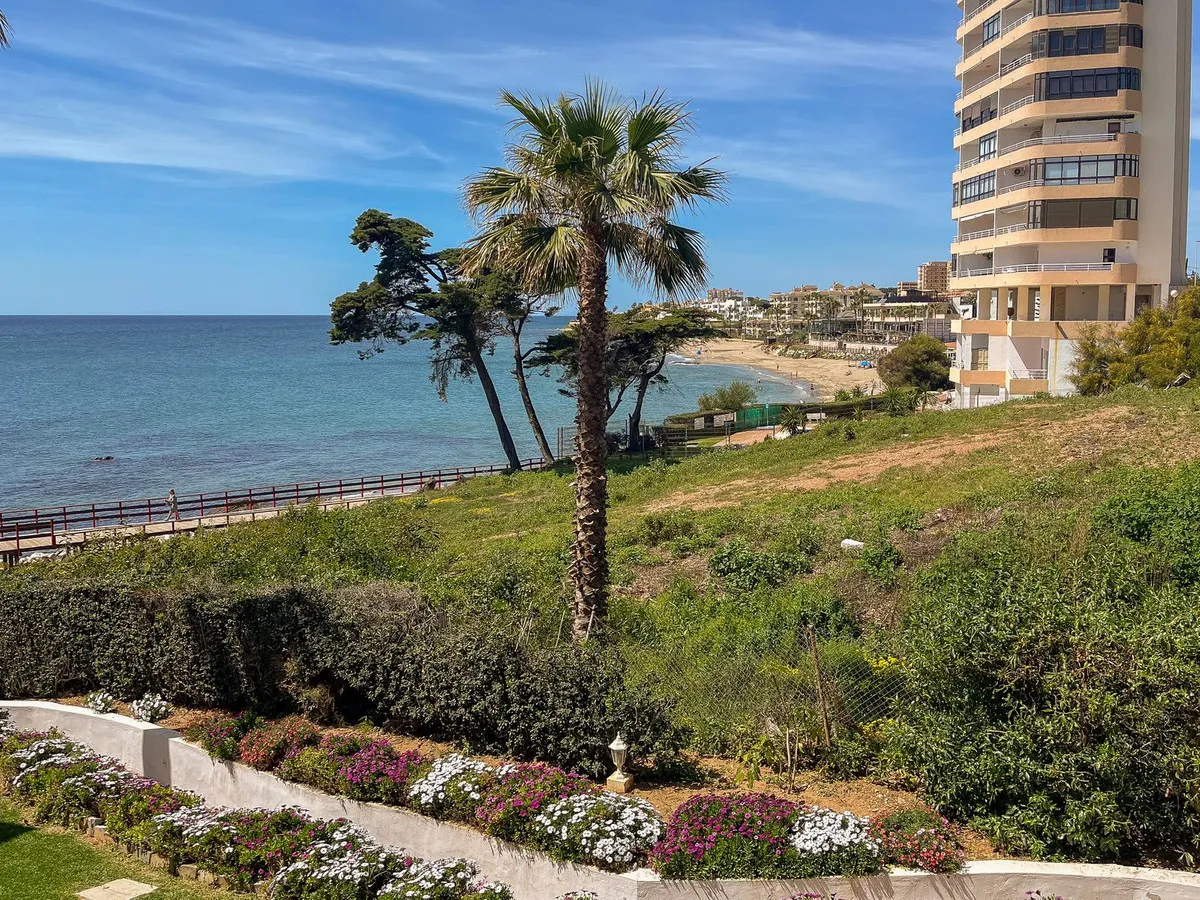 5e057639-dc2d-49e1-ad80-1d37e2bf50ae