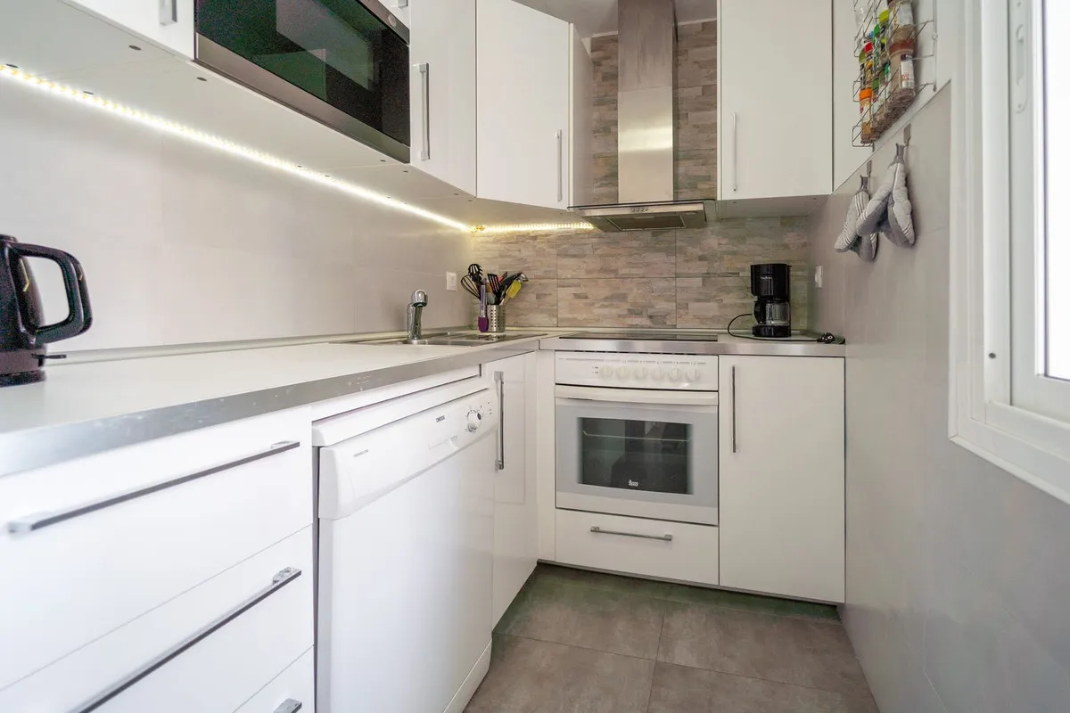 6427ffa9-223c-4768-b6fe-40b5a9c23ed6