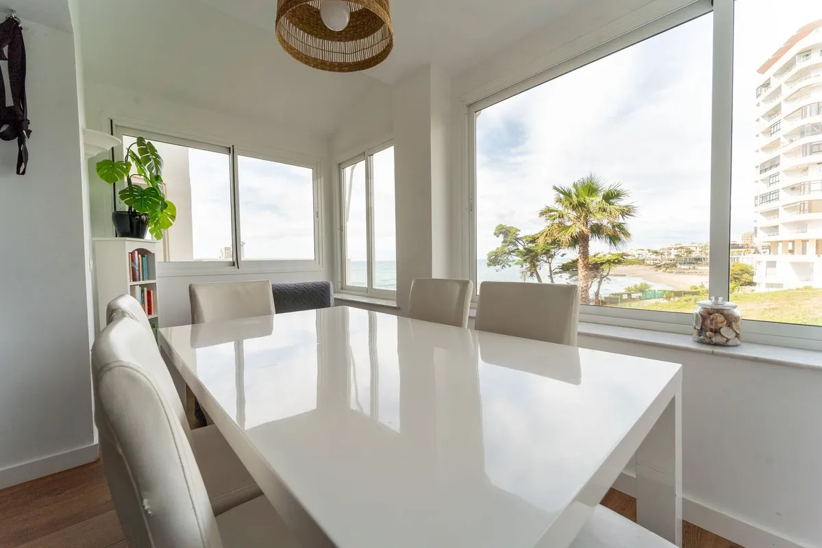 93d8ec4e-6520-4a54-ab81-caf95a3ffe65