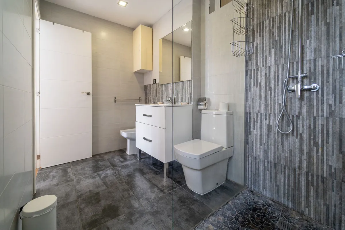 984db0ec-098c-4f1a-ad4b-b6e7917a6970