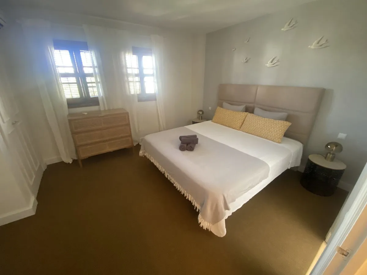 166b2a98-5fe0-463a-a407-fb716f3b3449