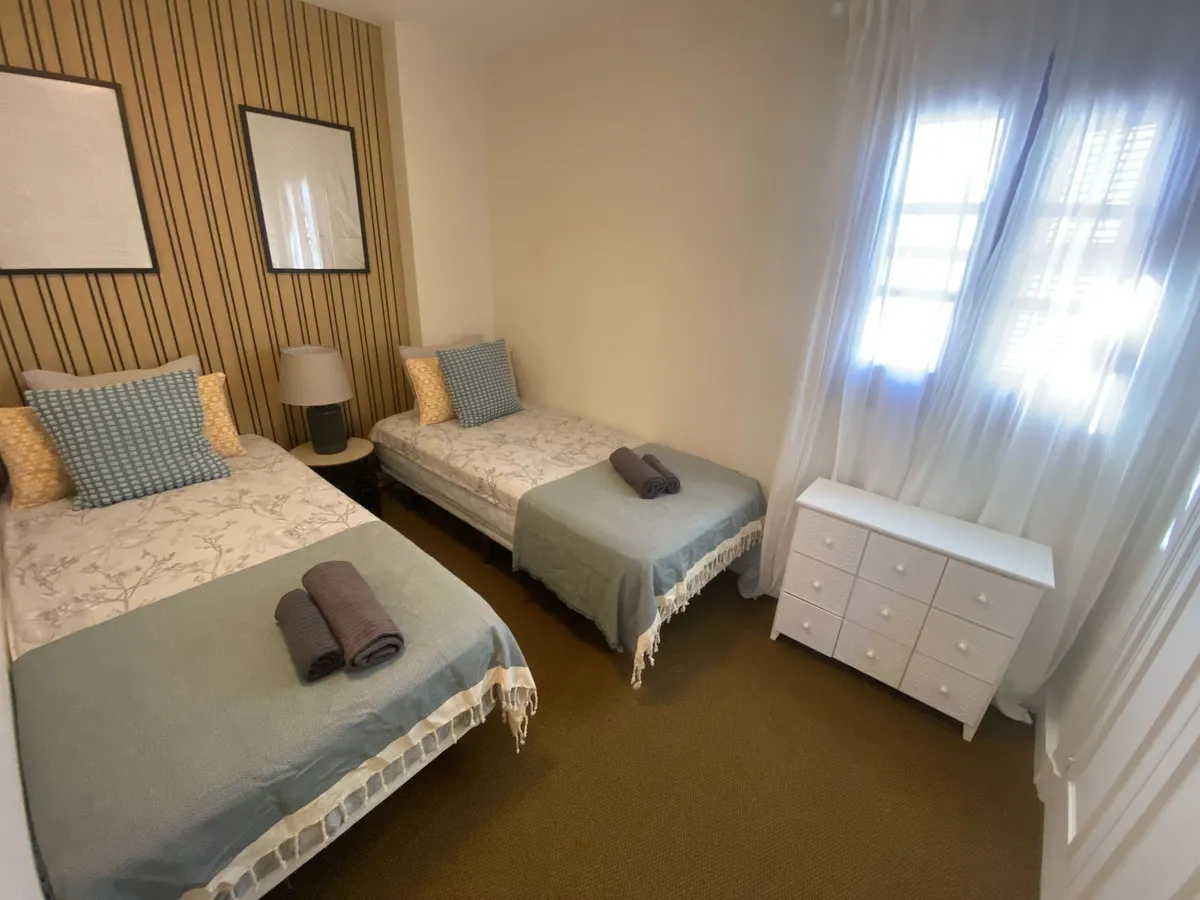 47bcf73c-bff4-4e28-b28c-c5911586a2ed