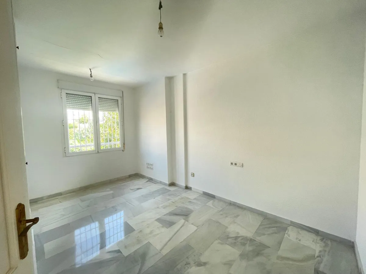 00ed427f-feff-4081-8719-6c59123381fc