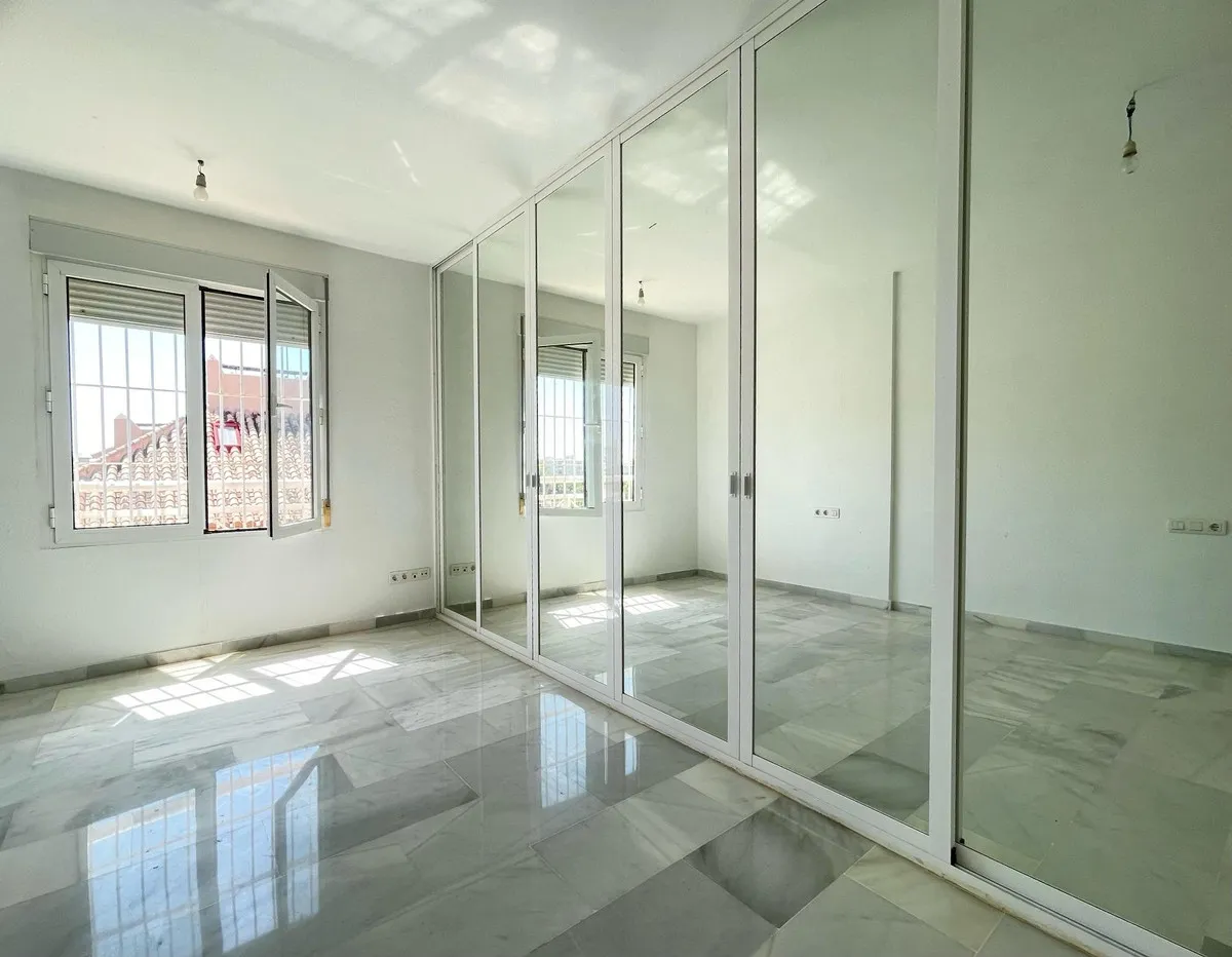 39d52300-d7ea-4d51-9fdc-578d153f7565