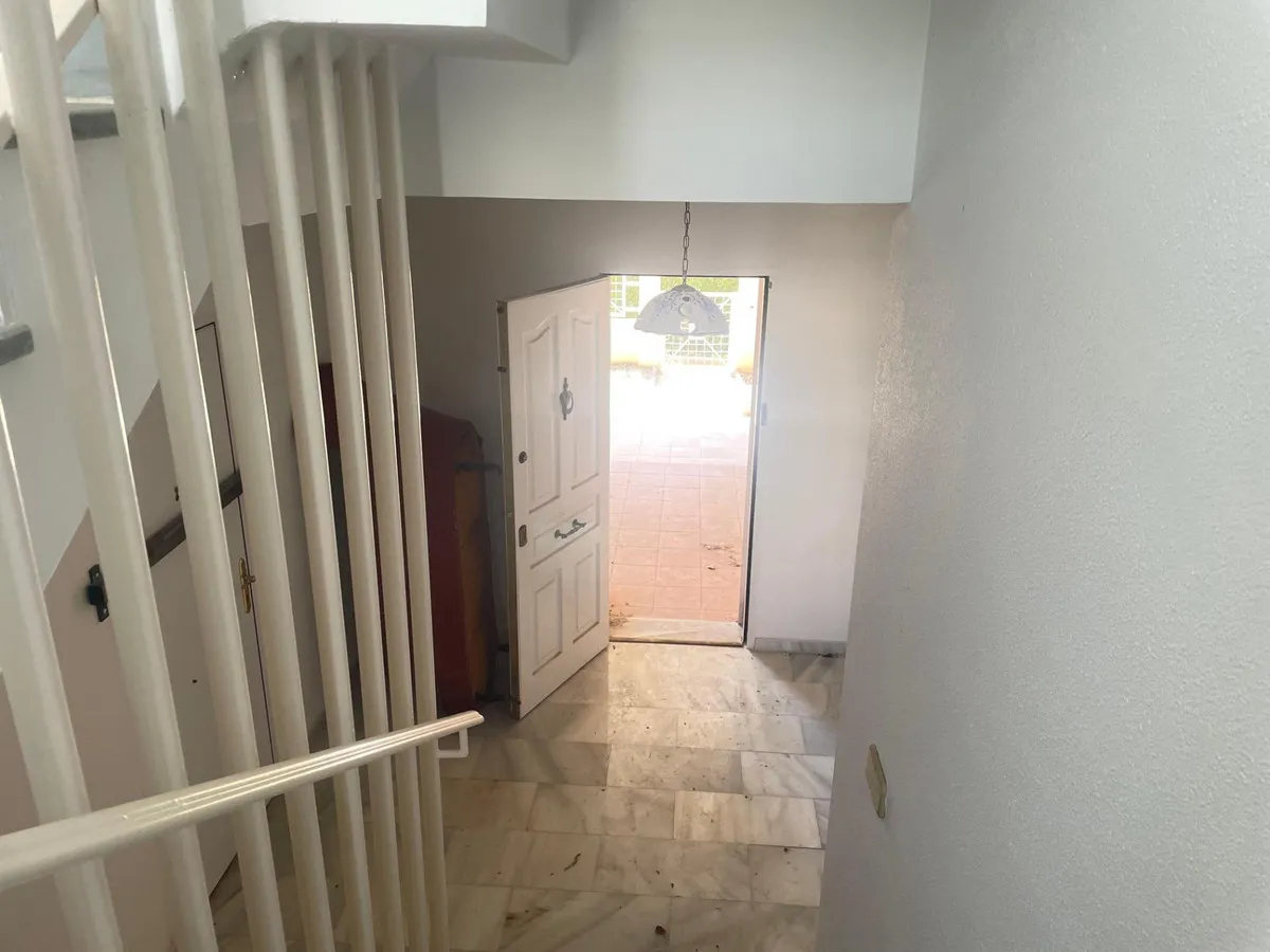 4dffd6e8-503c-4b76-9c97-a131df217b23