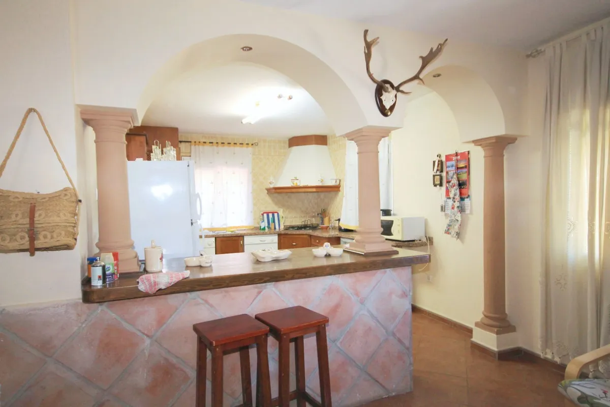 b34407f5-b2d1-4d0a-ae9d-635f5e8ea3b1