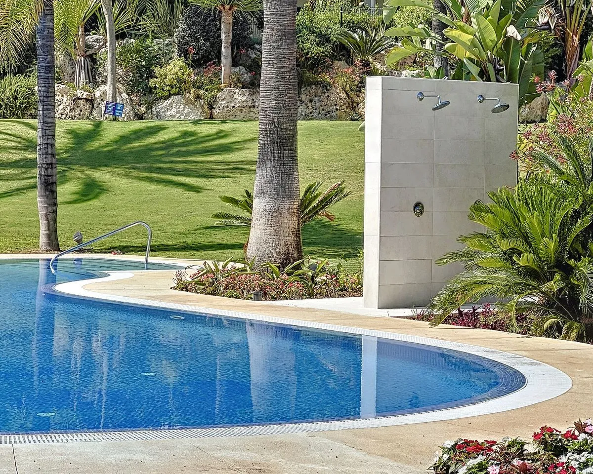 dca42f77-aa07-4c8b-a869-40121666a80c