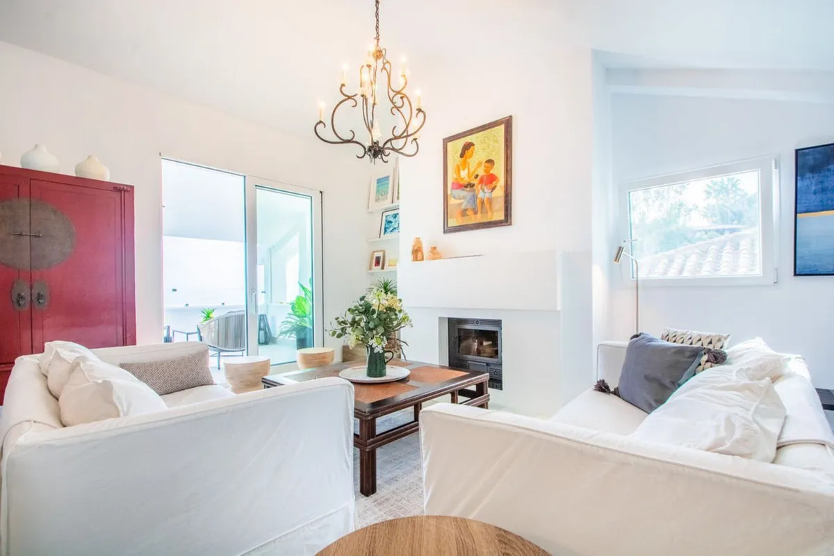 2cb6d5f2-3b94-4113-8eee-e4805a3a1bff