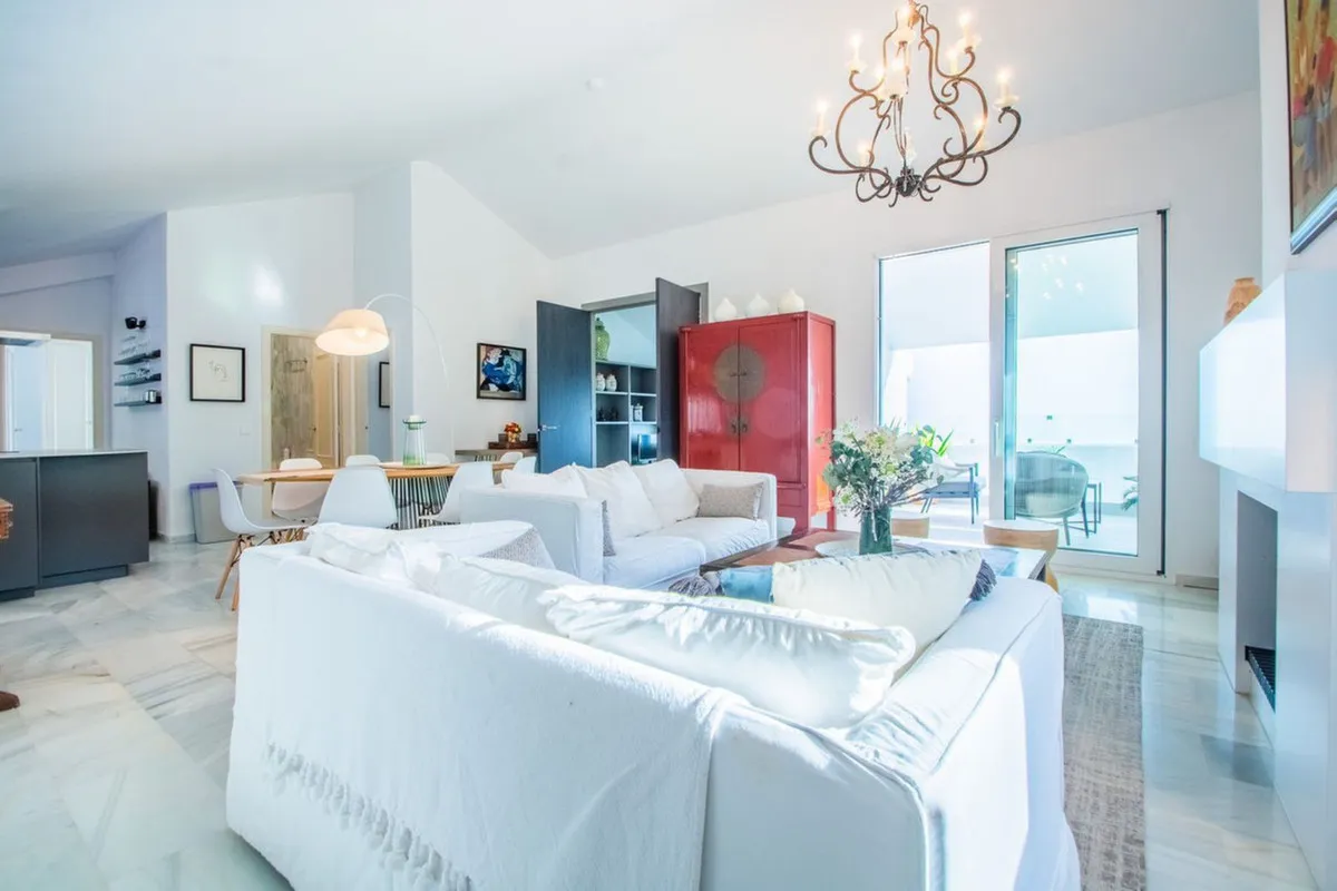 a9c63704-a8c2-4a62-8ba1-507b9ef93079