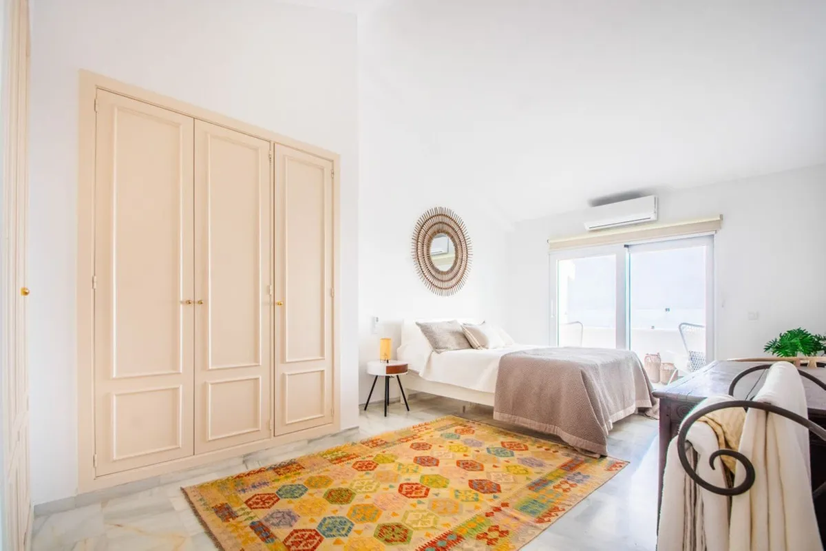 c2517a5e-70bf-4ce4-b1f9-514d1a2f4cba