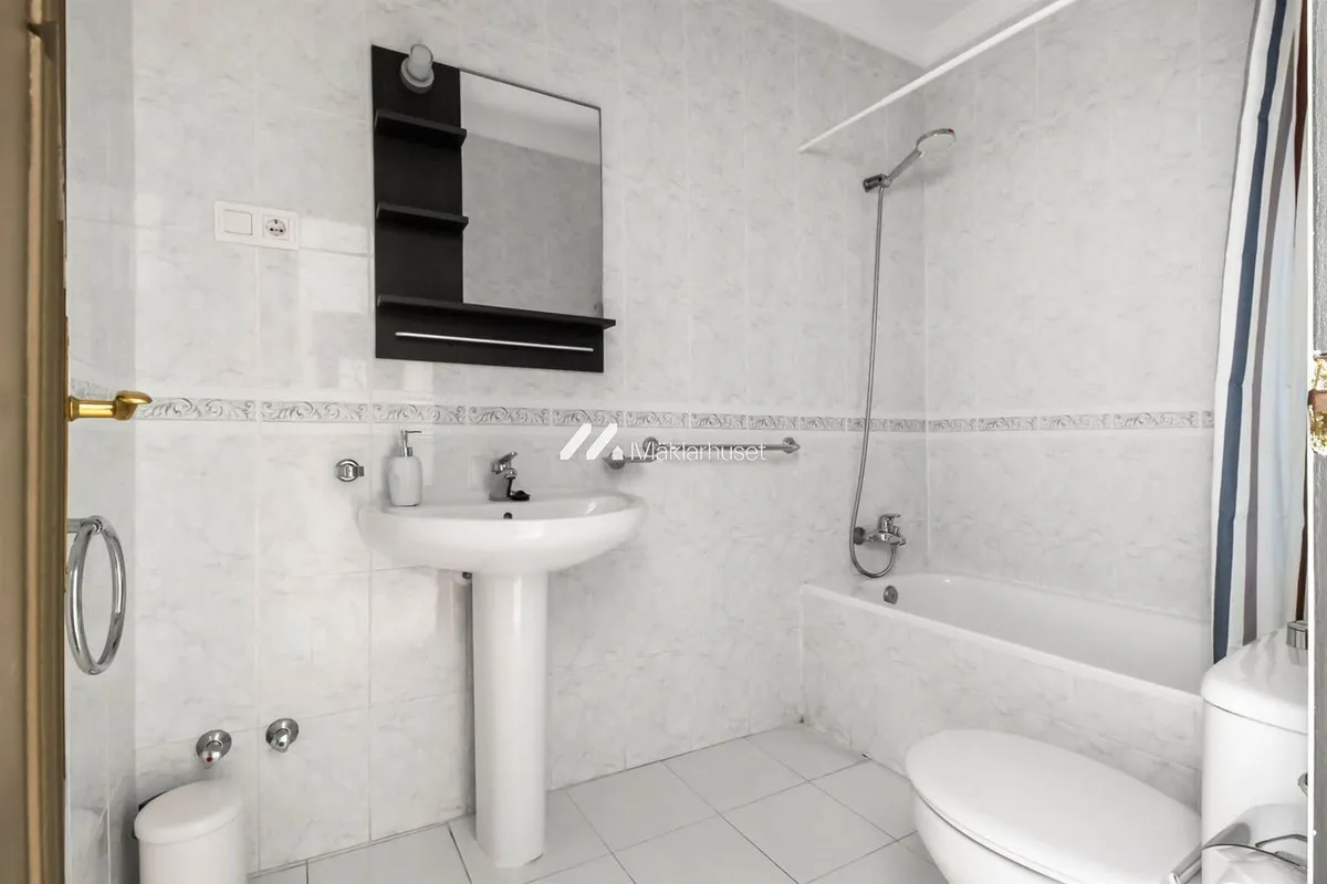 1b334e1b-a793-45c8-b39b-15d640af7565