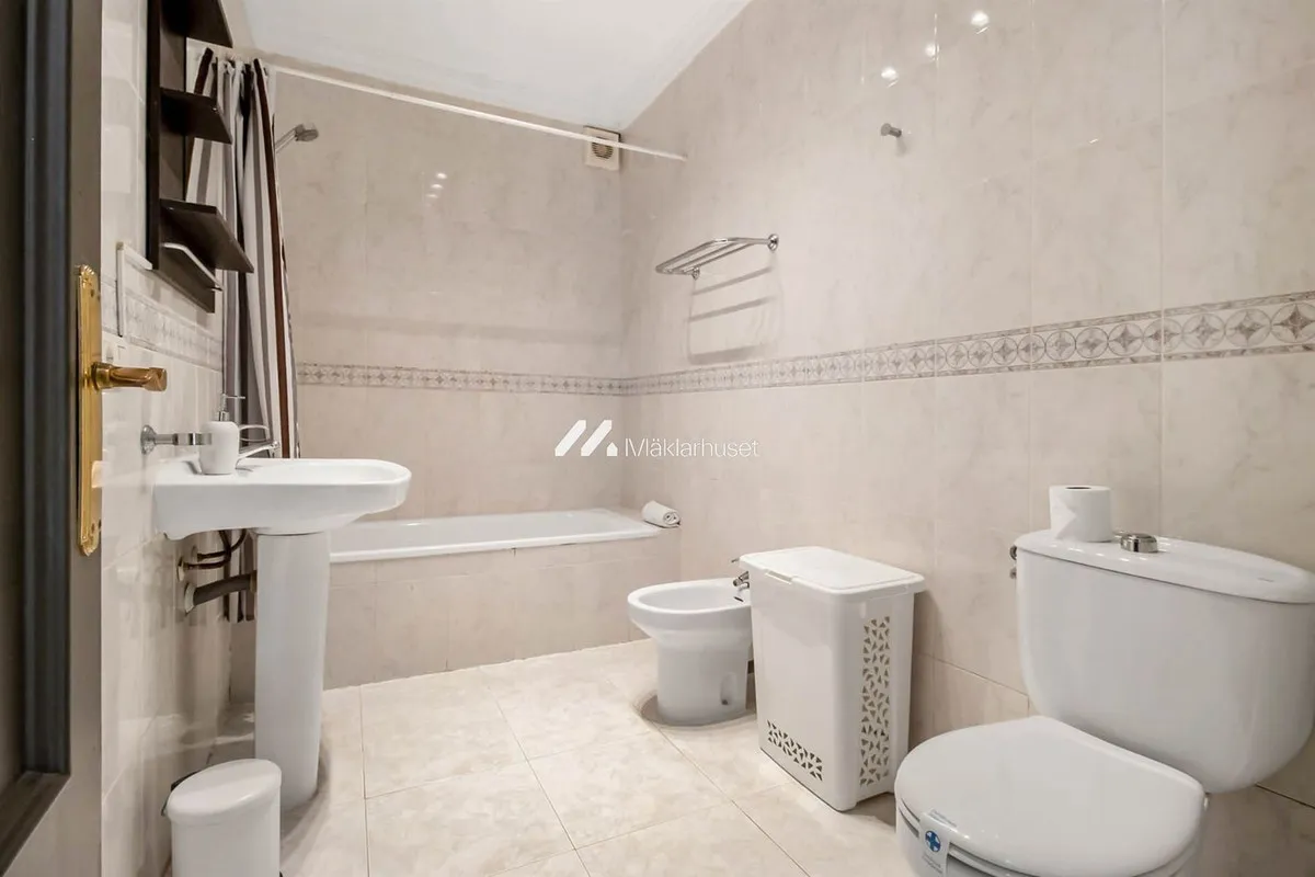 231483b2-dd66-4578-81c9-ead3cc06ff09