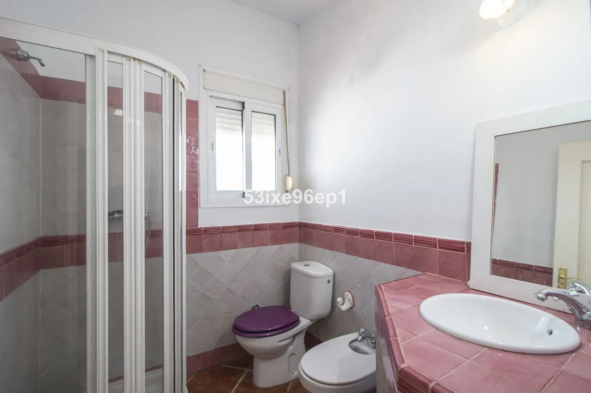 e16bad37-c1bb-4bb1-8aca-fee745200e17