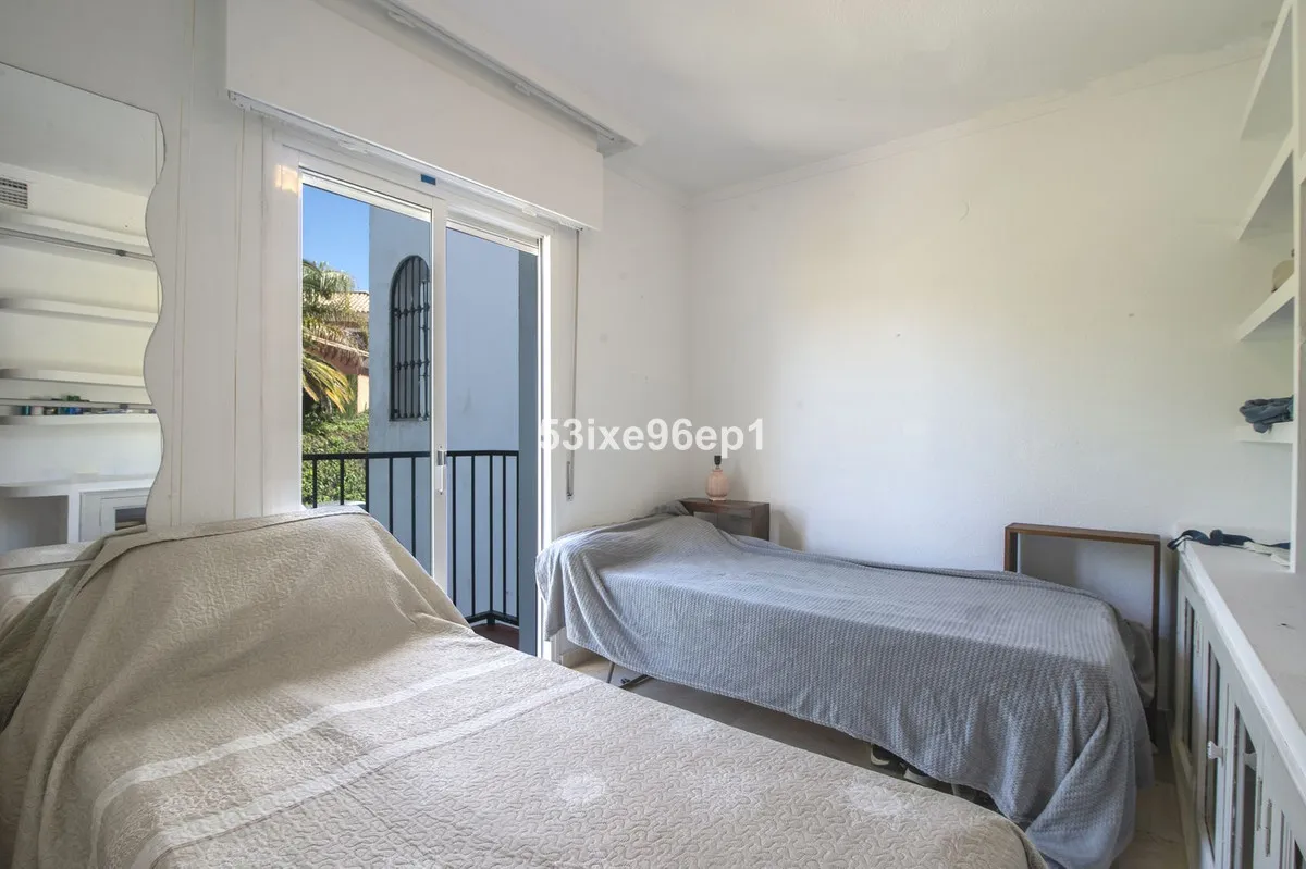 fc1d6141-511d-4ff7-b103-73122bd05d5c