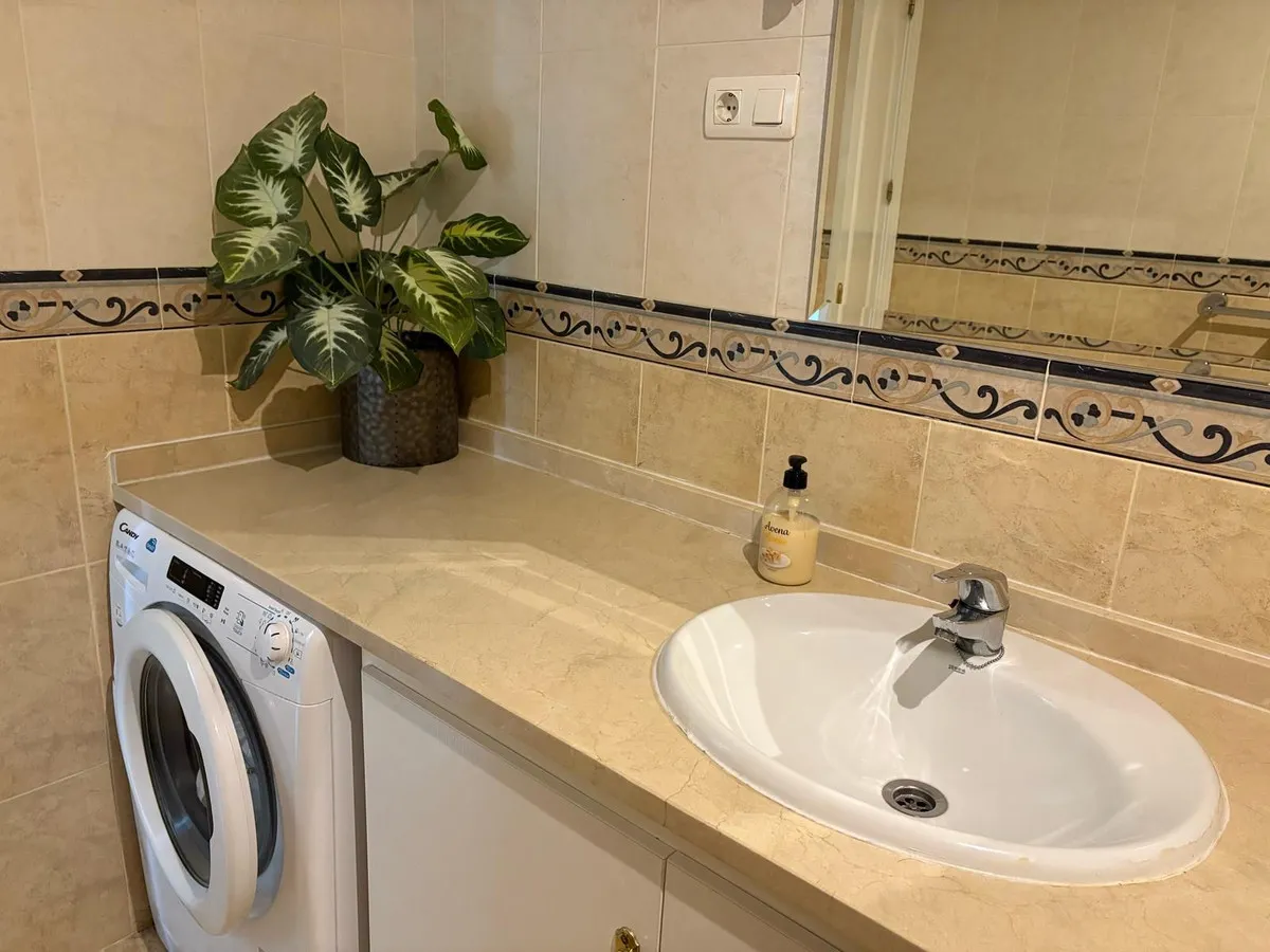 e9e8166d-1f9f-4de9-b8e0-0932b01a1271