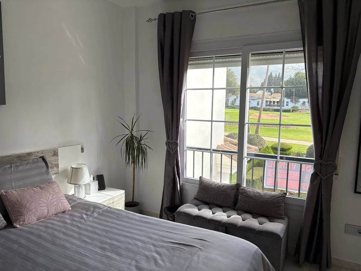 f9fc1ff4-4ce0-475c-9bd7-e57d6e153deb