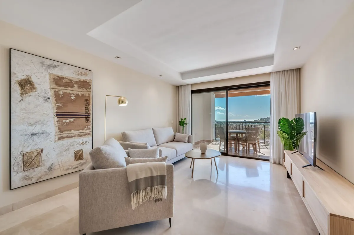 7e5ca9ca-7b33-40ec-a763-462a803128b2