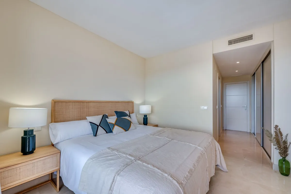 f8cc3270-4a46-4380-abdd-df23c63417b8