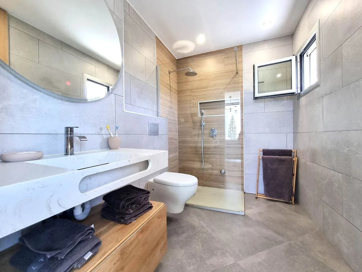 b2ad03c5-db78-4098-9f8c-5b51c3f30d70