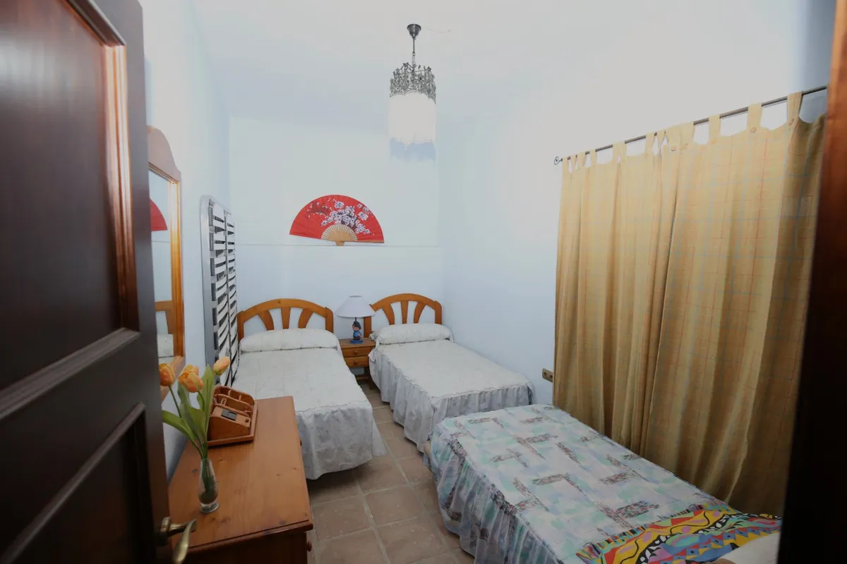 c8b815ff-2157-49b1-9d04-677cdf06aba7