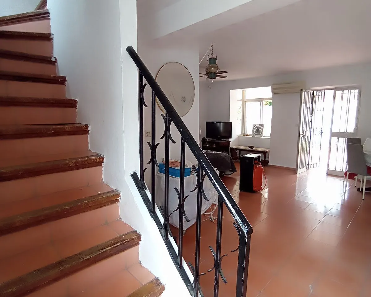 8b0b18f6-5c51-41e8-abc1-6a5a02cae527