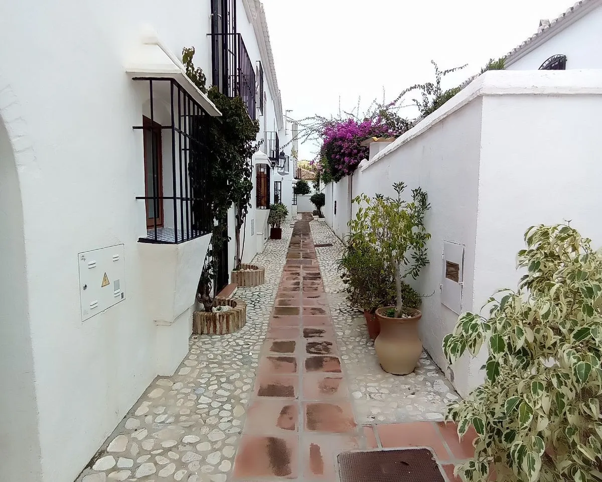 e3f961d6-b856-4f70-9d9a-98f4c1f52e9f