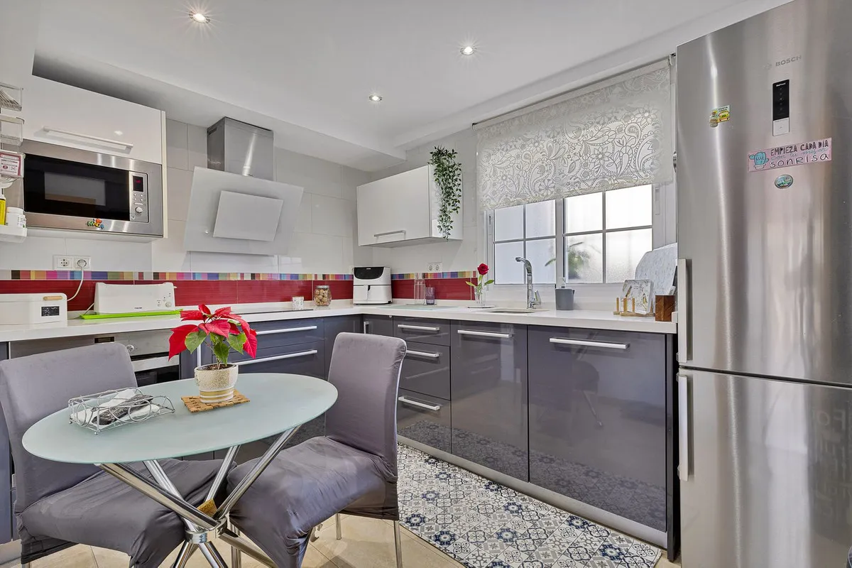 dab01c50-8c9a-40e3-a00b-050913d134fb