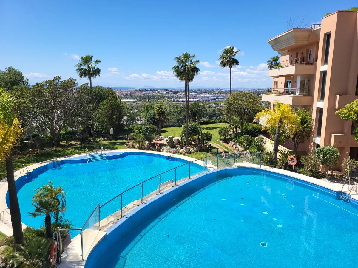 a3f8e44e-4dd4-4b80-a07f-18cbcb44d33b