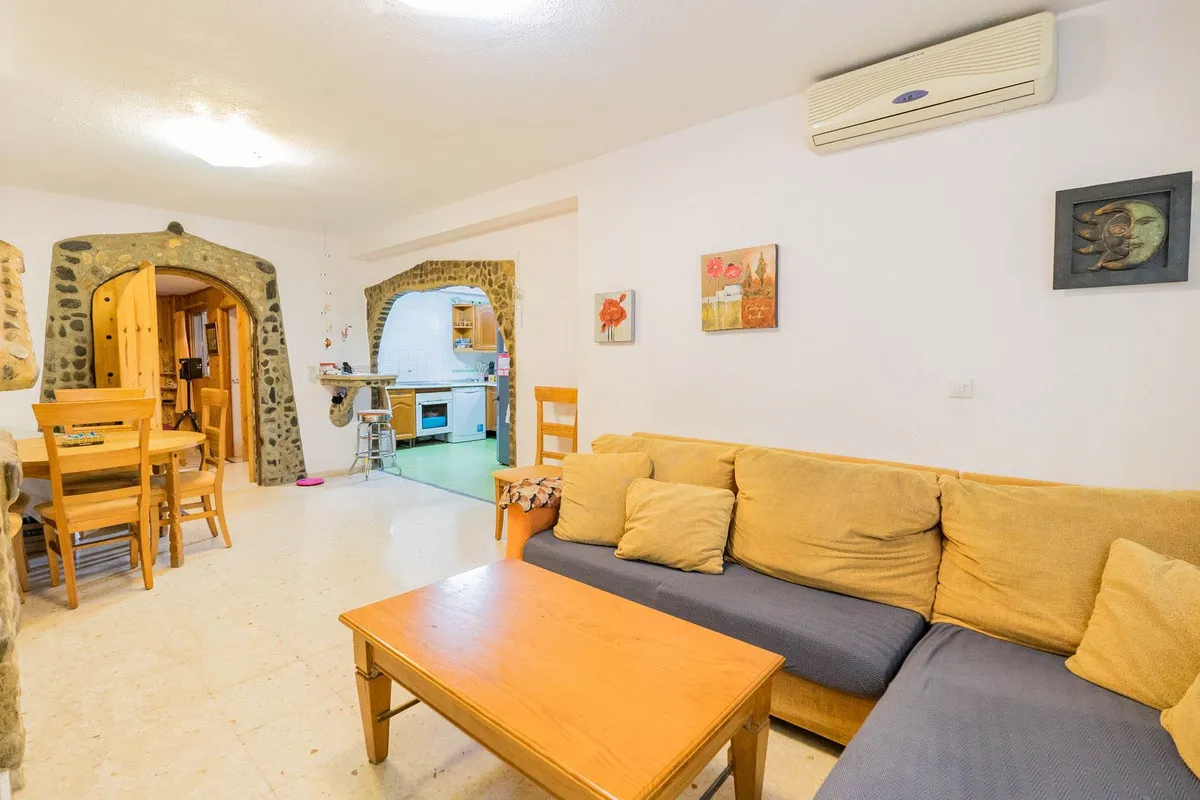 7e69db36-aad4-4b60-9999-2ee351061345