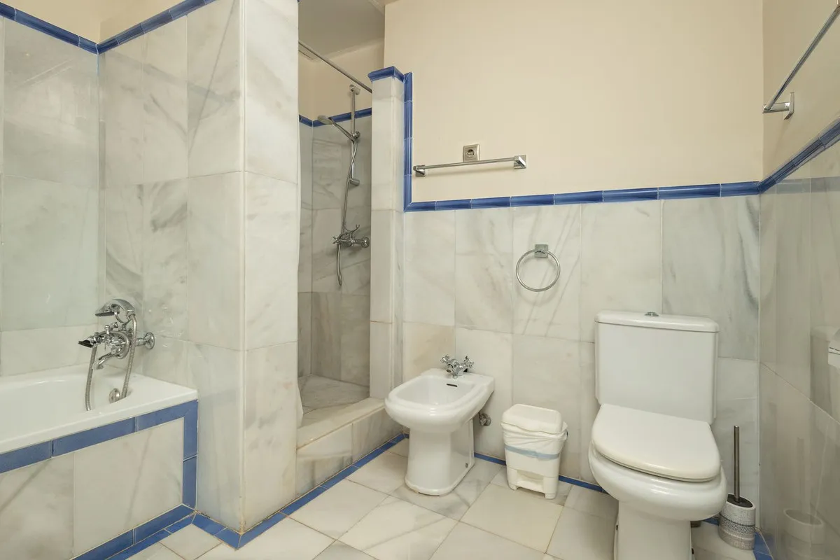 440e2d9e-7db7-483e-8931-0c8105bab3f4