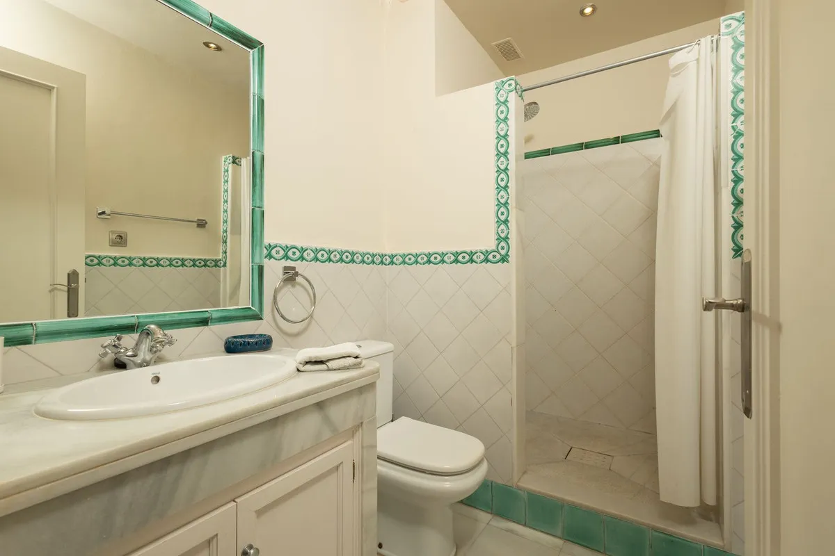 a7b9faf2-d18e-4eec-8877-d952bc1524f7