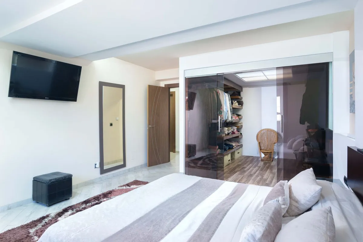 0eb981b3-39de-43e5-b751-1b47b448101d