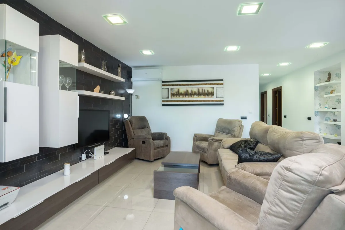 337c63a1-8b89-43b6-8ae4-4bb063e93f30