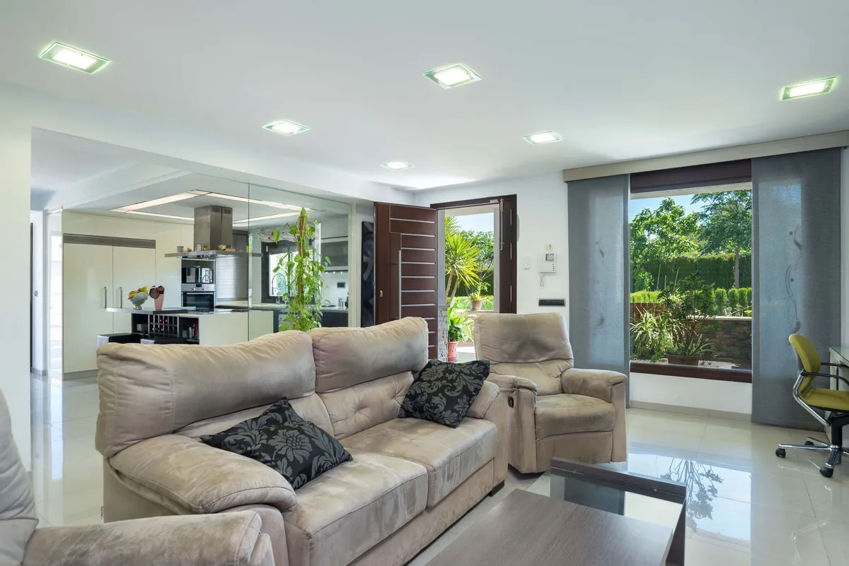 4f499e7a-ca07-4056-9259-3486e9b0092c