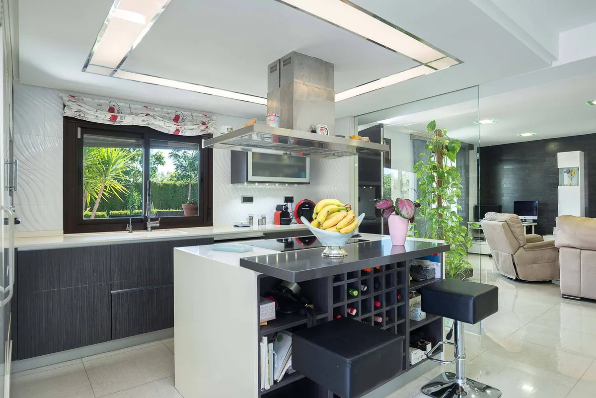 945e8ac8-4085-414b-9780-a7cb252a438e