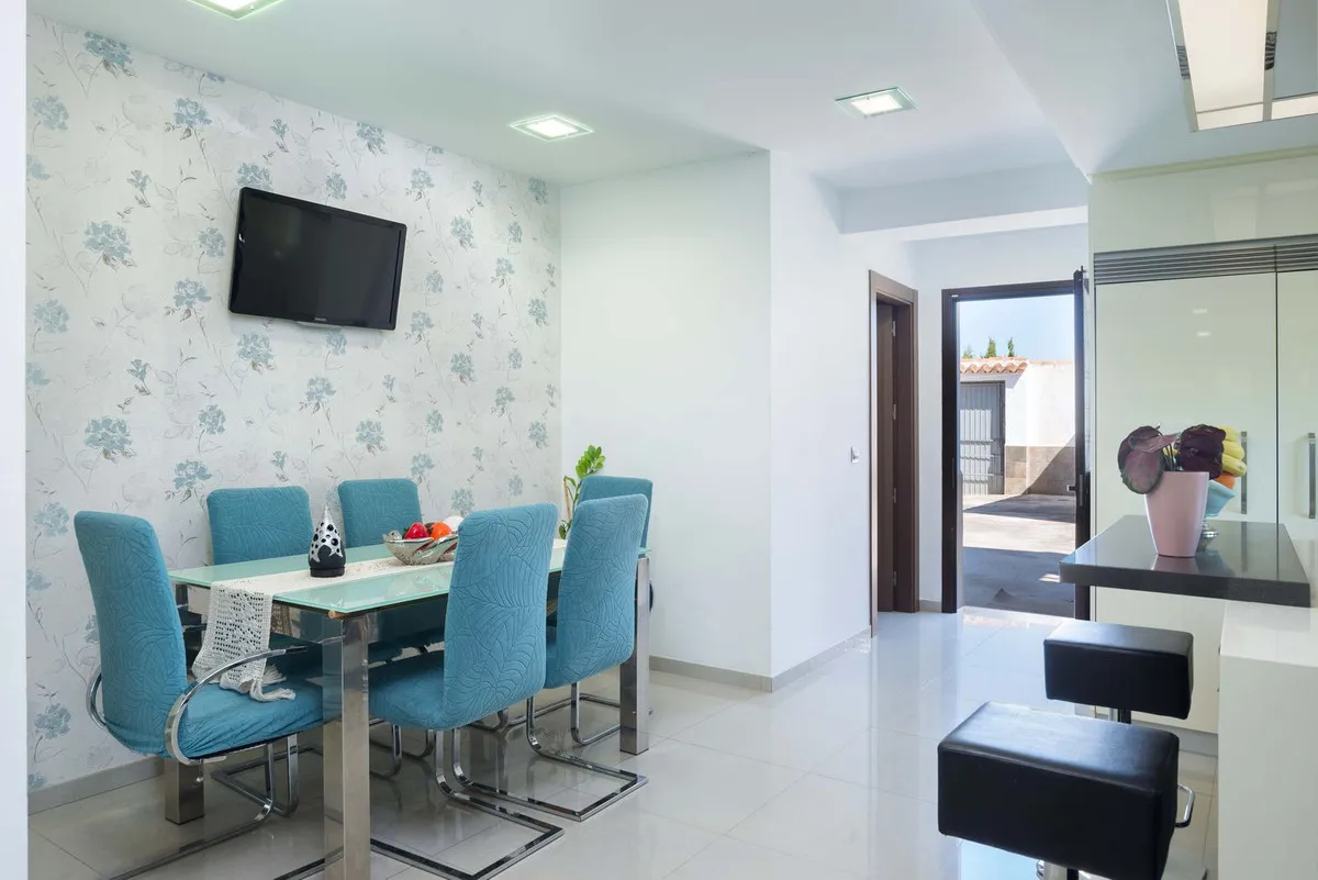 a812e9bc-000a-415f-9398-9230d6dcb99f