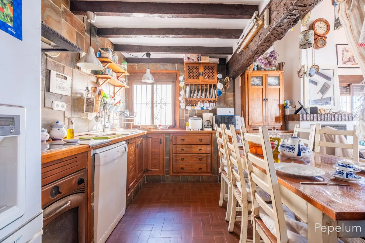 37e3833b-78f7-40d9-984f-9f9ffa615333