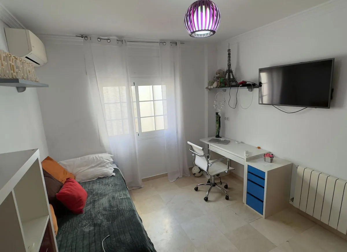 f53dfd85-ab56-4e2b-8de5-a9d7a581b508