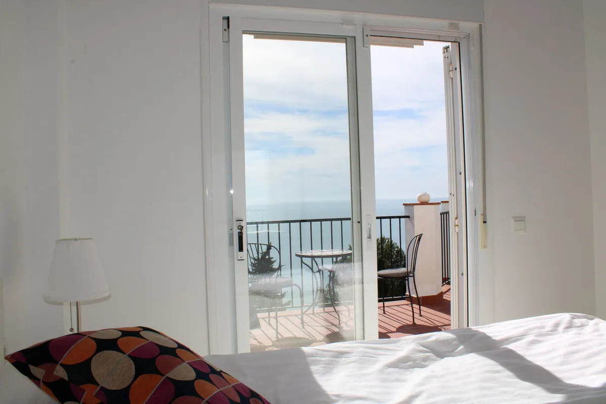 63cf5db6-20fb-4636-a42e-1ddb919cd7be