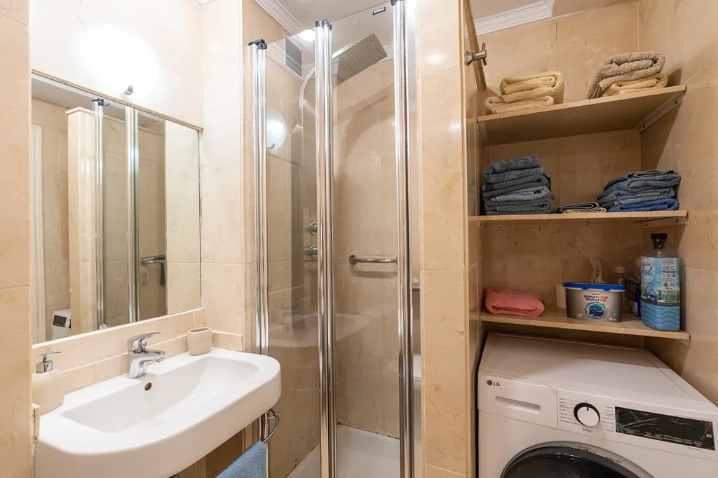 196d09e2-37d3-434e-8fba-94156a68fdd5