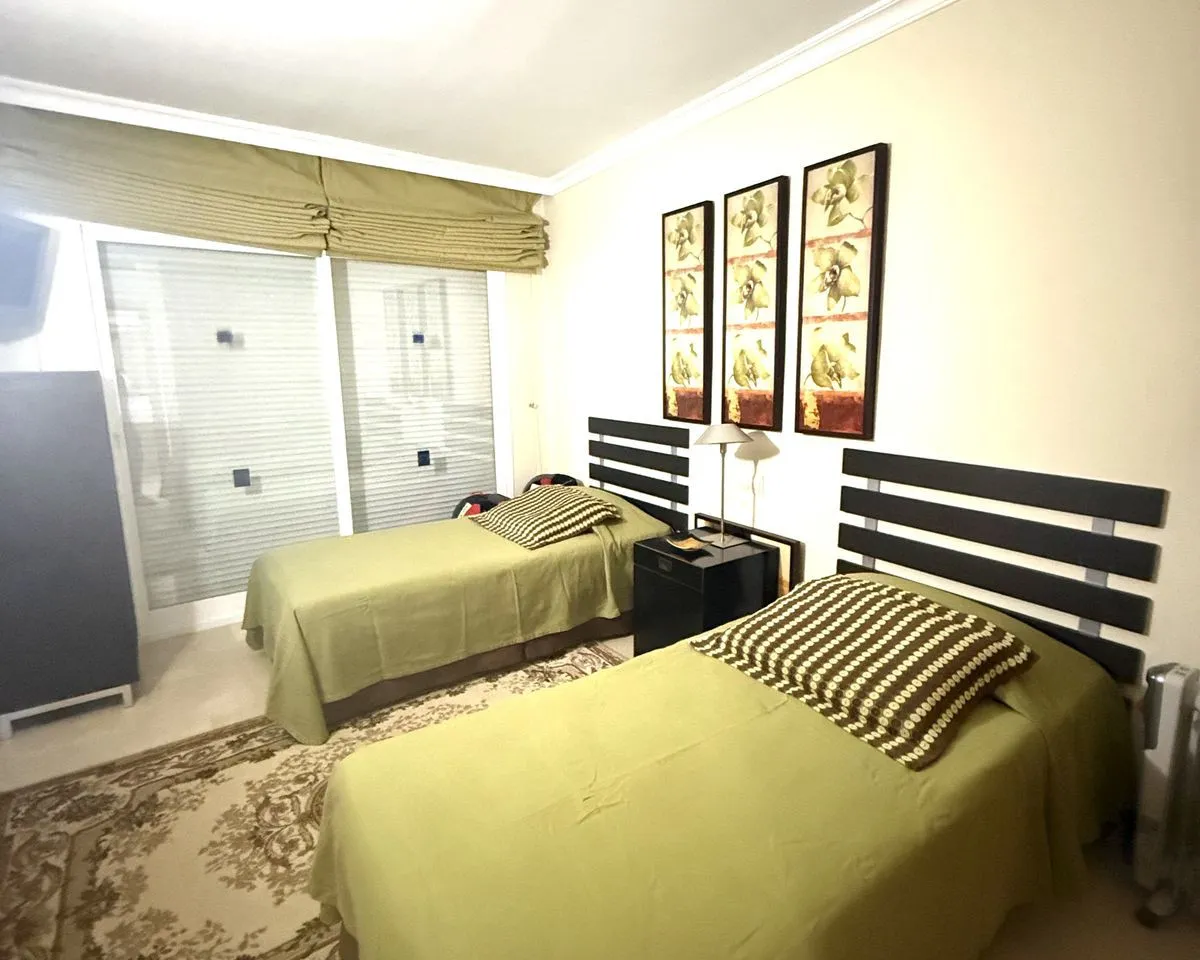 2fc8fd42-5ec4-41bf-8604-a73d3f951e24